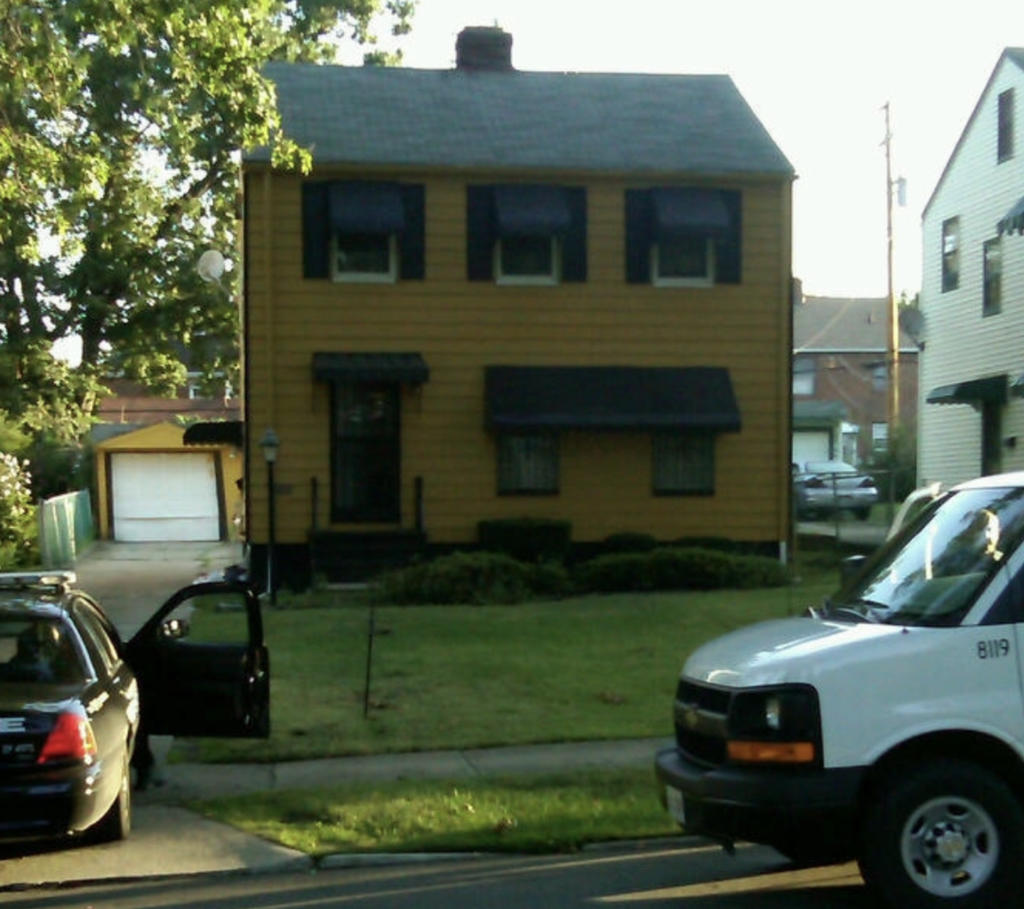 17530 Walden Avenue, Cleveland, OH, US Housecreep