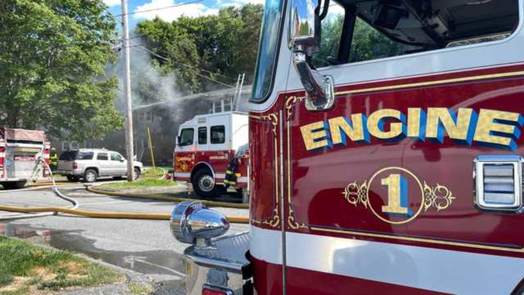 2 Manor Drive, Groveland, MA, US Housecreep