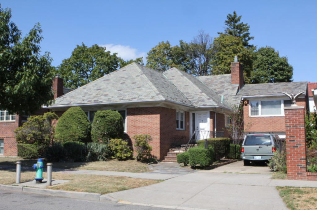 2111 Avenue N, Brooklyn, NY, US Housecreep